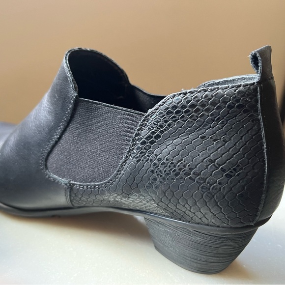 Remonte:  black leather low cut booties size 38 - Picture 9 of 16